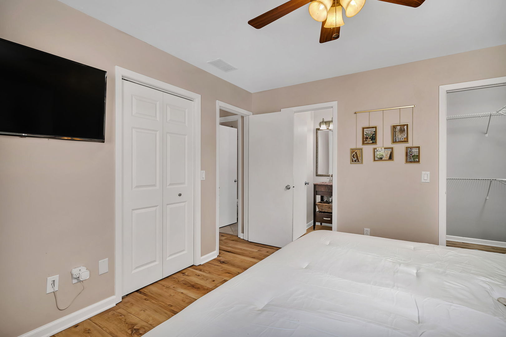1743 PADDINGTON Avenue, Naperville, IL 60563