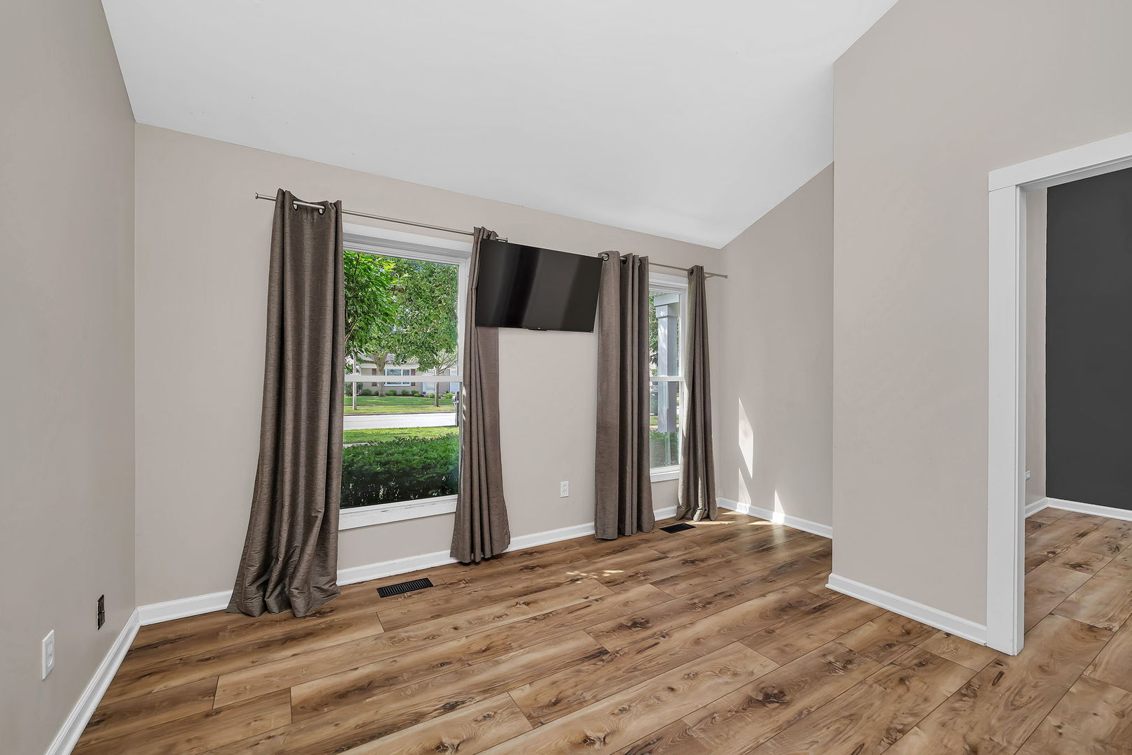 1743 PADDINGTON Avenue, Naperville, IL 60563