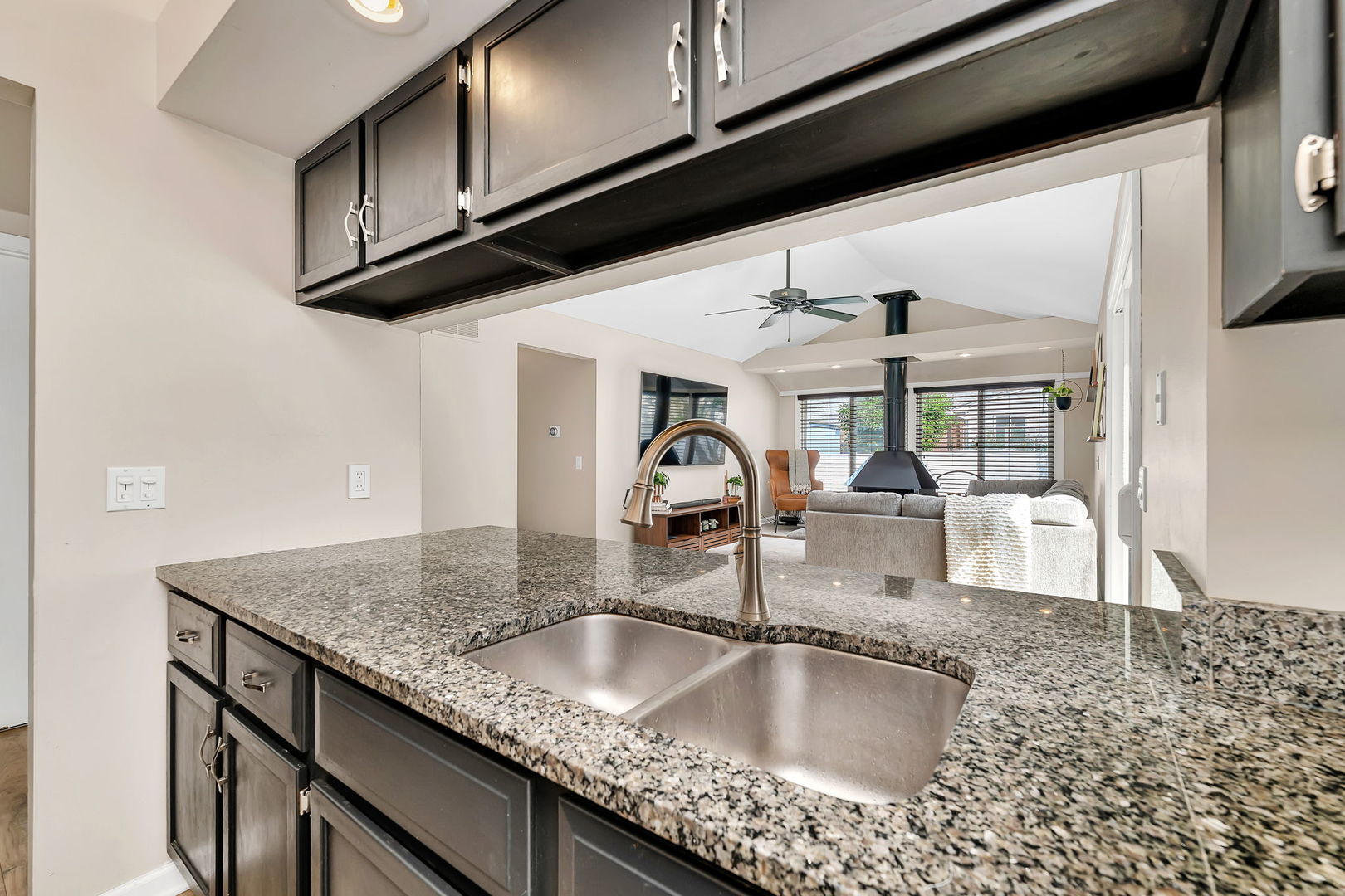 1743 PADDINGTON Avenue, Naperville, IL 60563