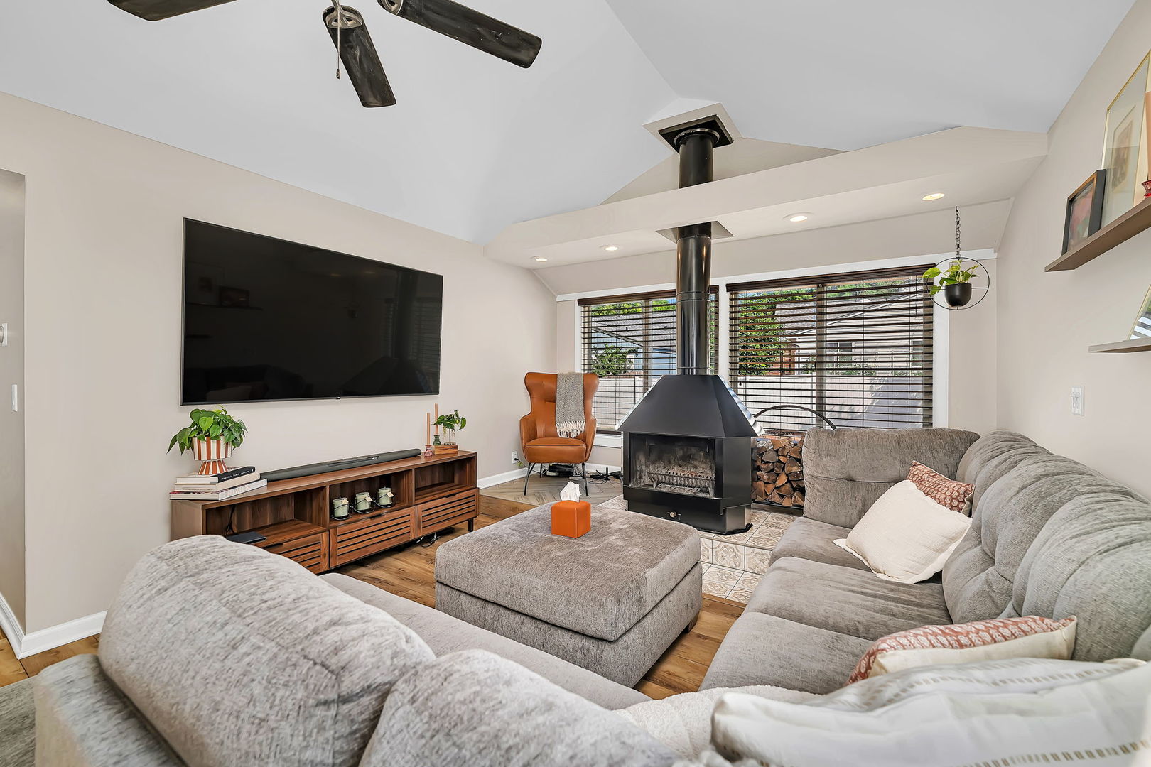 1743 PADDINGTON Avenue, Naperville, IL 60563
