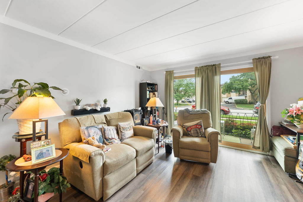 4754 W 101ST Street #1A, Oak Lawn, IL 60453