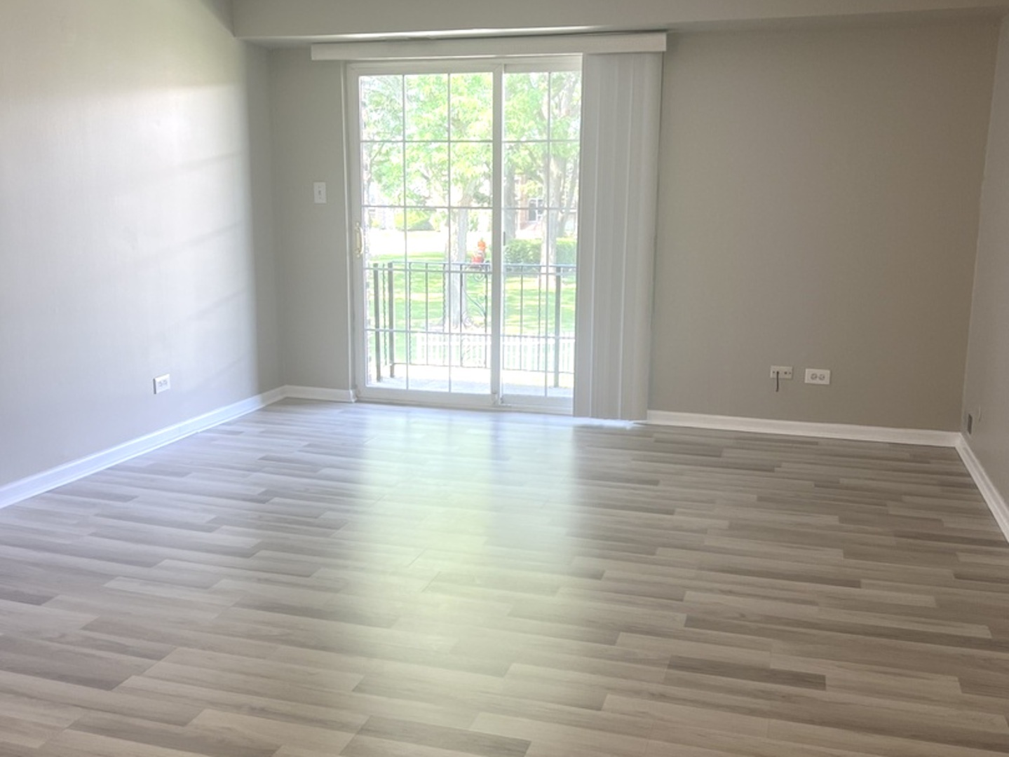 1505 N Windsor Drive #206, Arlington Heights, IL 60004