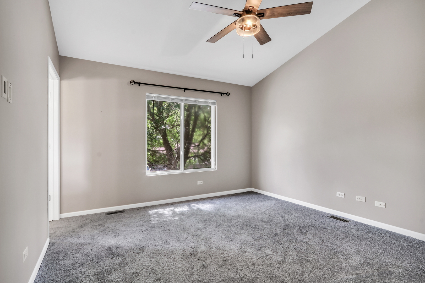 3707 Willow Crest Drive, Zion, IL 60099