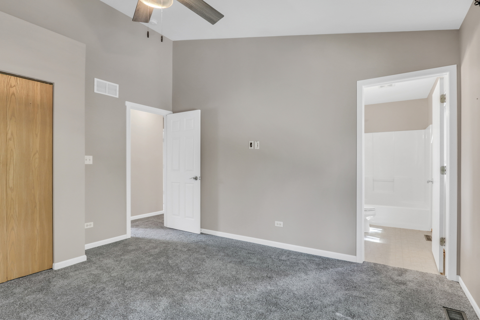 3707 Willow Crest Drive, Zion, IL 60099