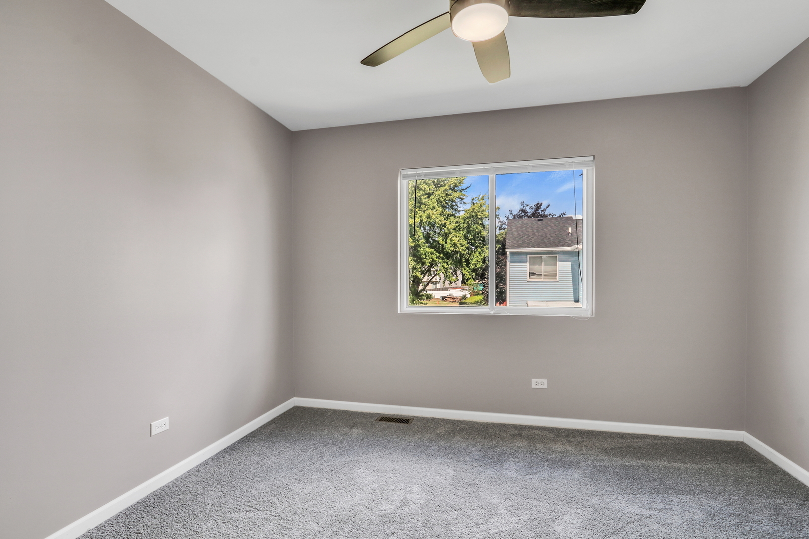 3707 Willow Crest Drive, Zion, IL 60099