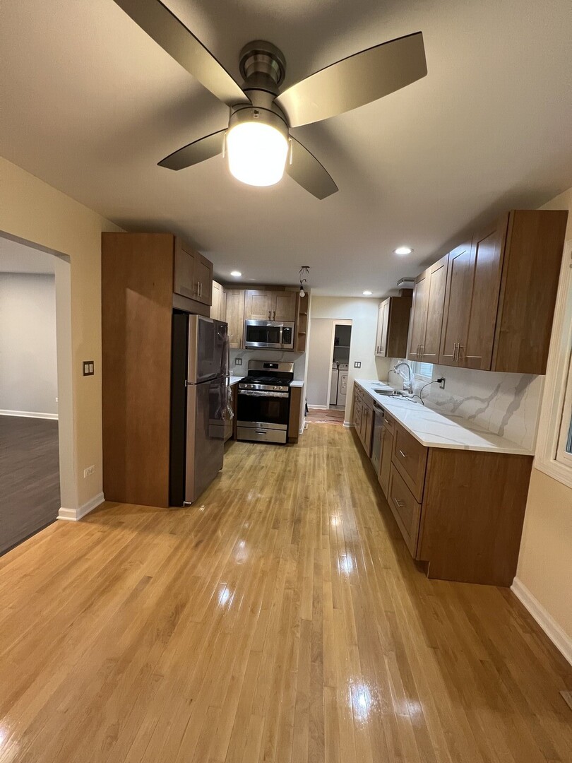 8406 Russell Street, Cary, IL 60013