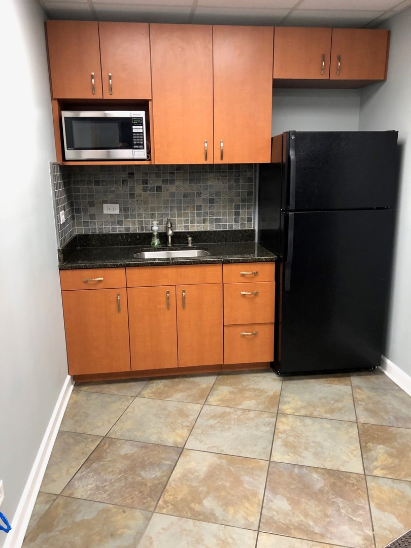 1019 W Wise Road #7A, Schaumburg, IL 60193