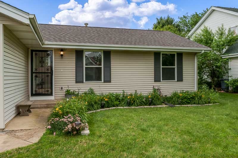 6327 Wicklow Close, Rockford, IL 61107