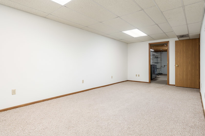 6327 Wicklow Close, Rockford, IL 61107