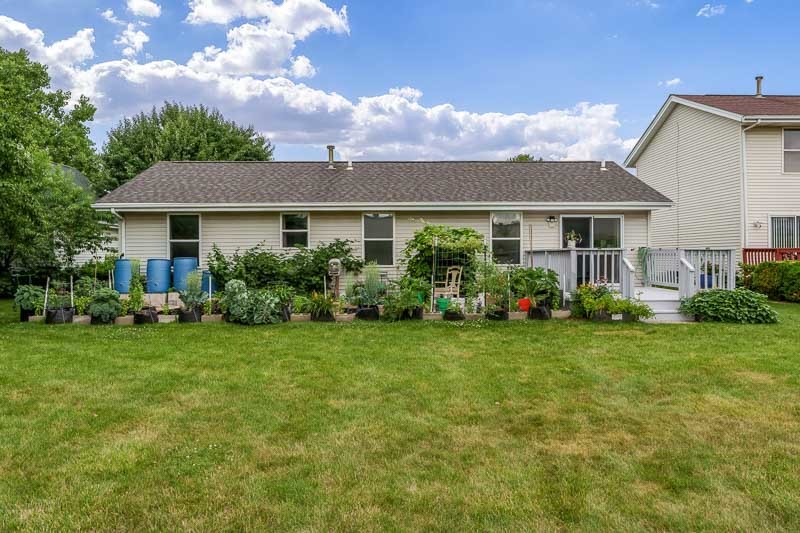 6327 Wicklow Close, Rockford, IL 61107