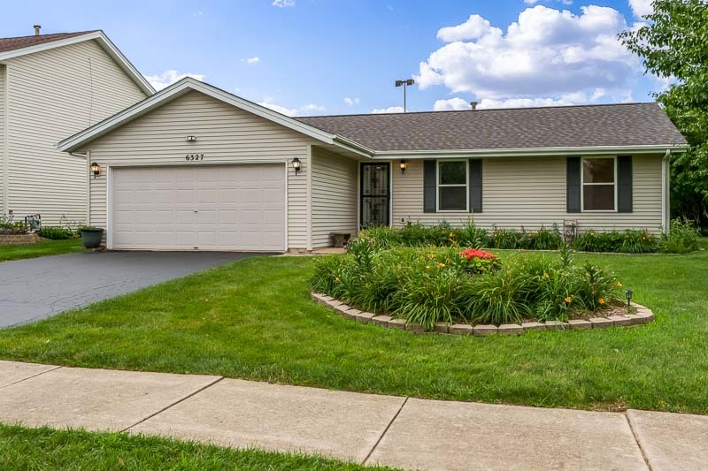 6327 Wicklow Close, Rockford, IL 61107