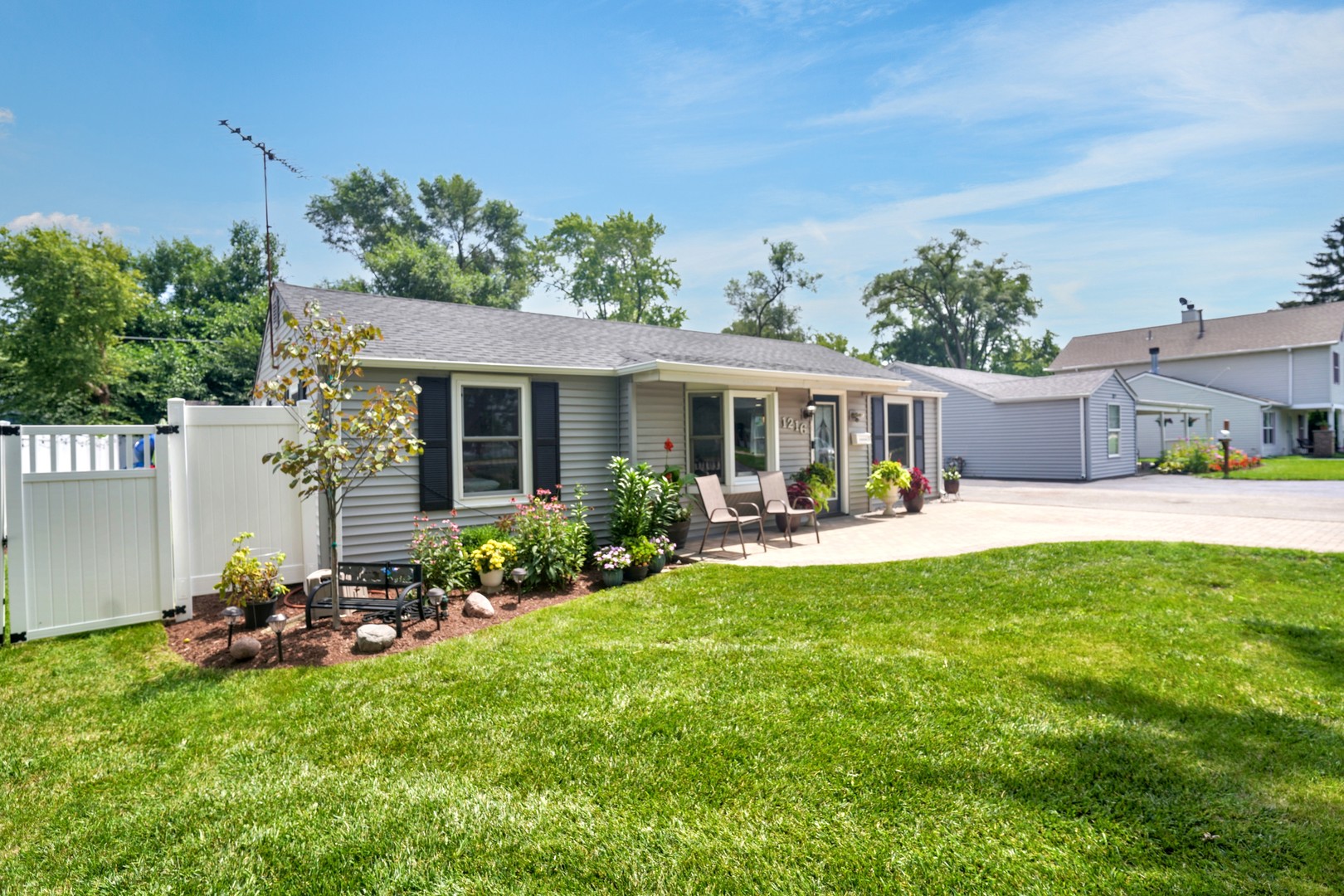 1216 Douglas Avenue, Montgomery, IL 60538