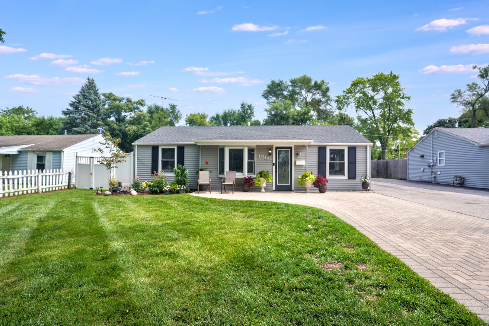 1216 Douglas Avenue, Montgomery, IL 60538