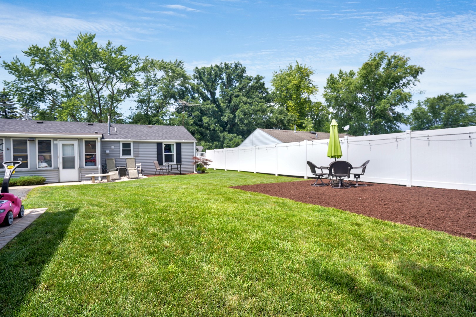 1216 Douglas Avenue, Montgomery, IL 60538