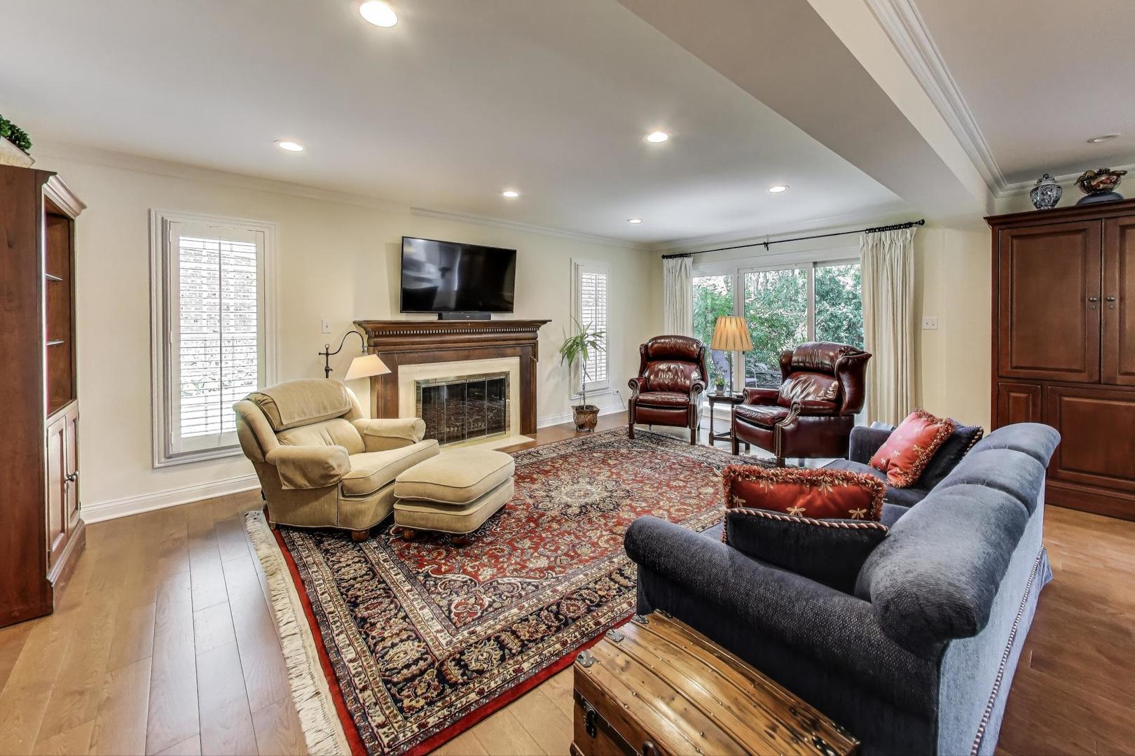 1704 S Fernandez Avenue, Arlington Heights, IL 60005