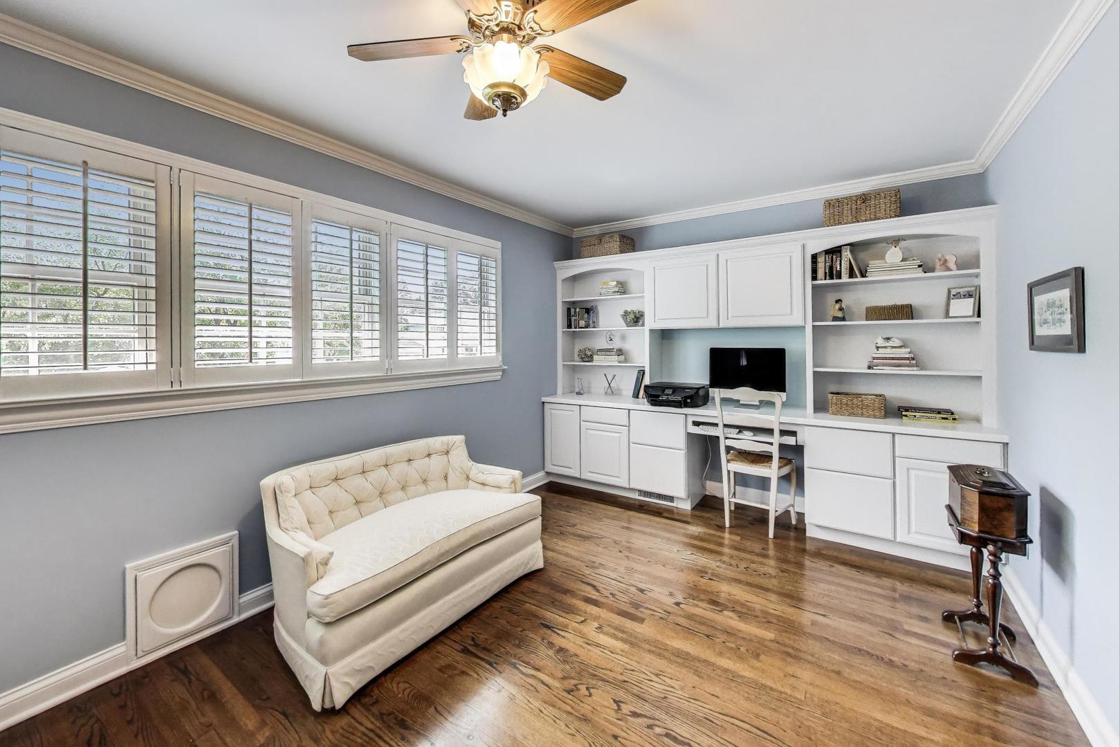 1704 S Fernandez Avenue, Arlington Heights, IL 60005