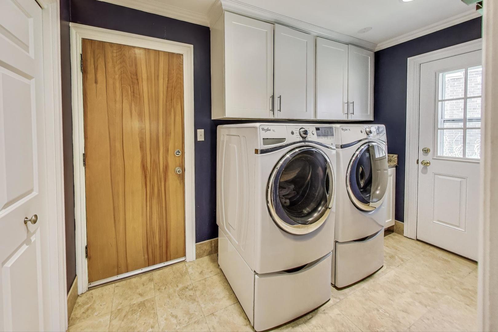 1704 S Fernandez Avenue, Arlington Heights, IL 60005