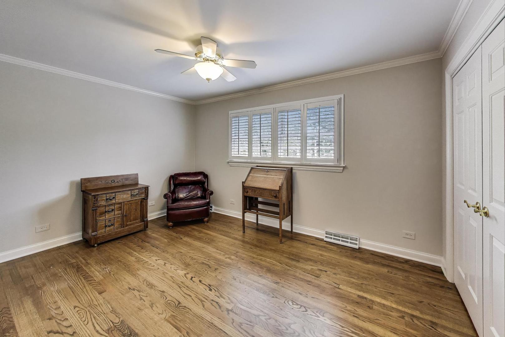 1704 S Fernandez Avenue, Arlington Heights, IL 60005