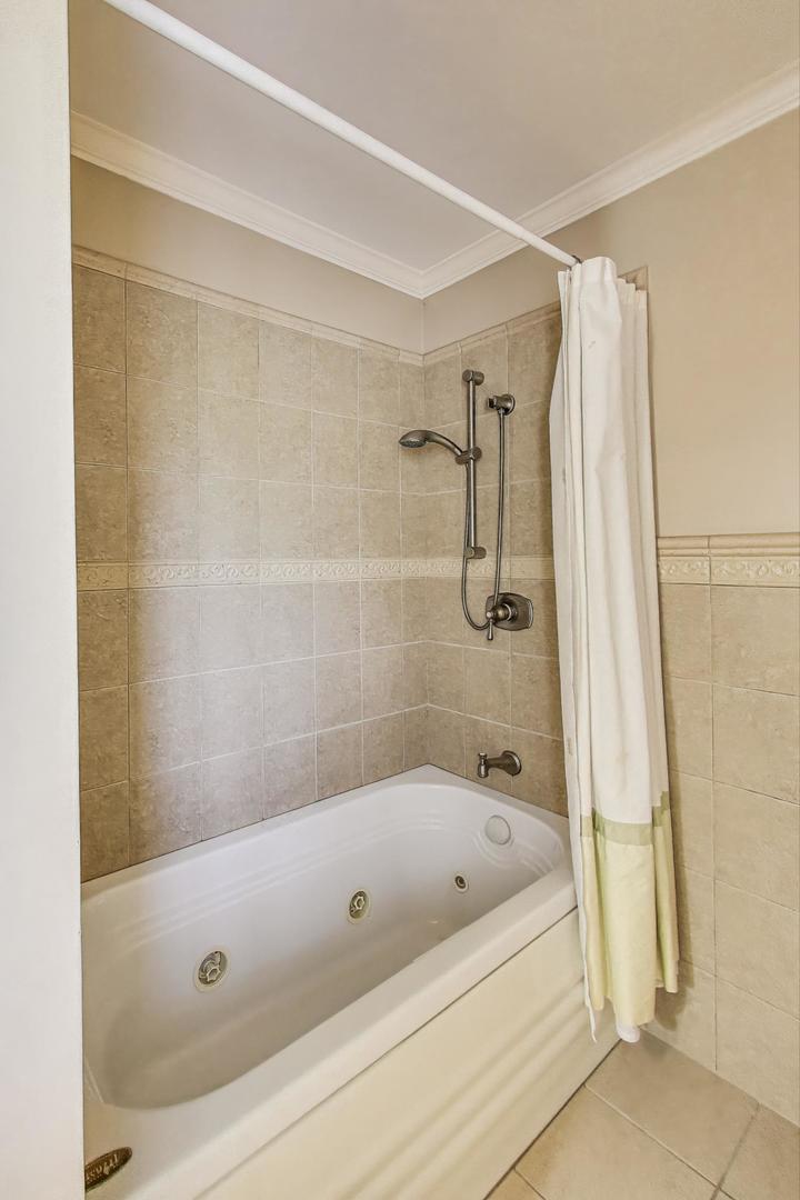 1704 S Fernandez Avenue, Arlington Heights, IL 60005