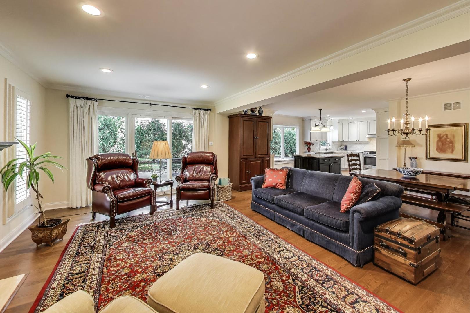 1704 S Fernandez Avenue, Arlington Heights, IL 60005