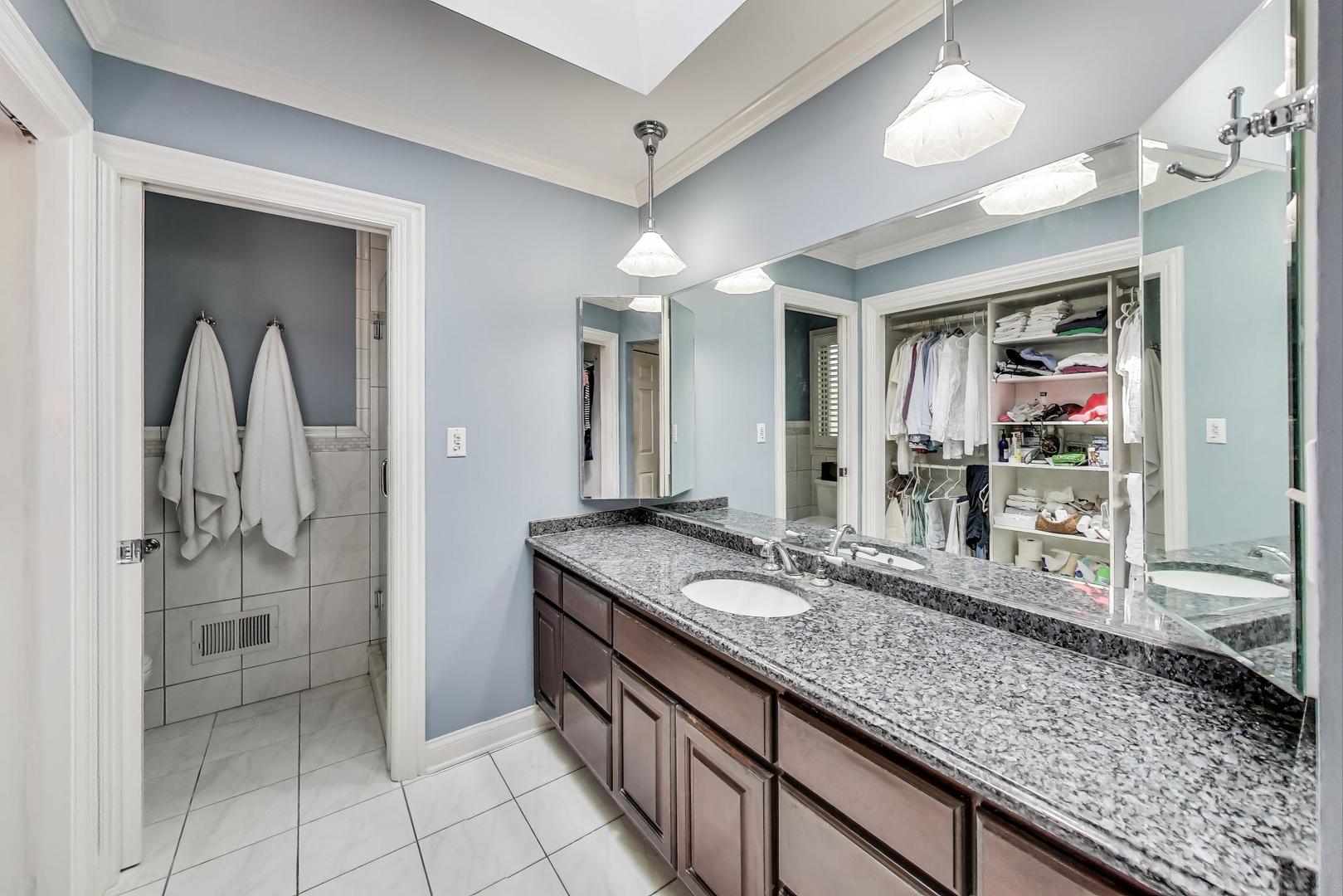 1704 S Fernandez Avenue, Arlington Heights, IL 60005
