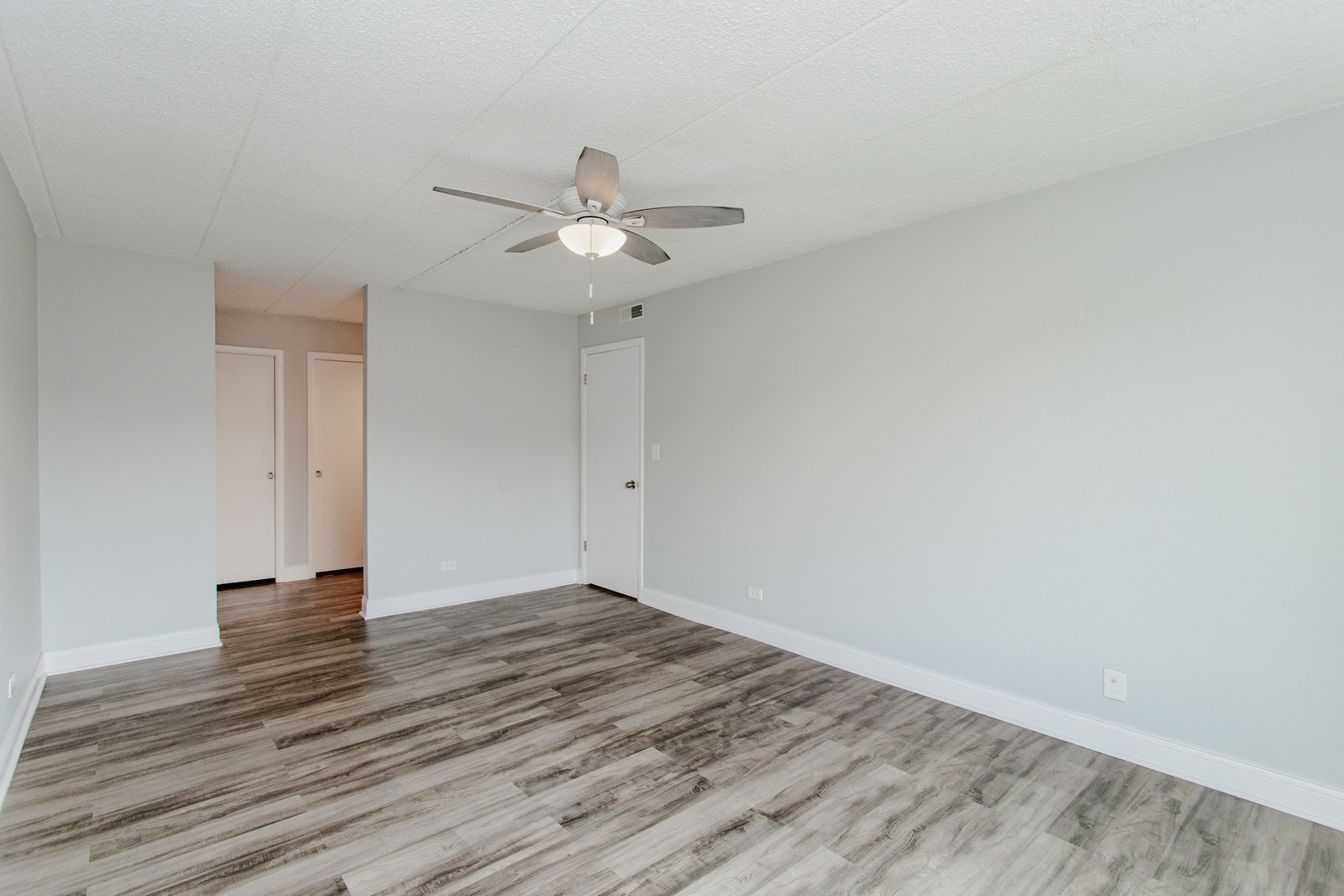 1660 E Thacker Street #3B, Des Plaines, IL 60016