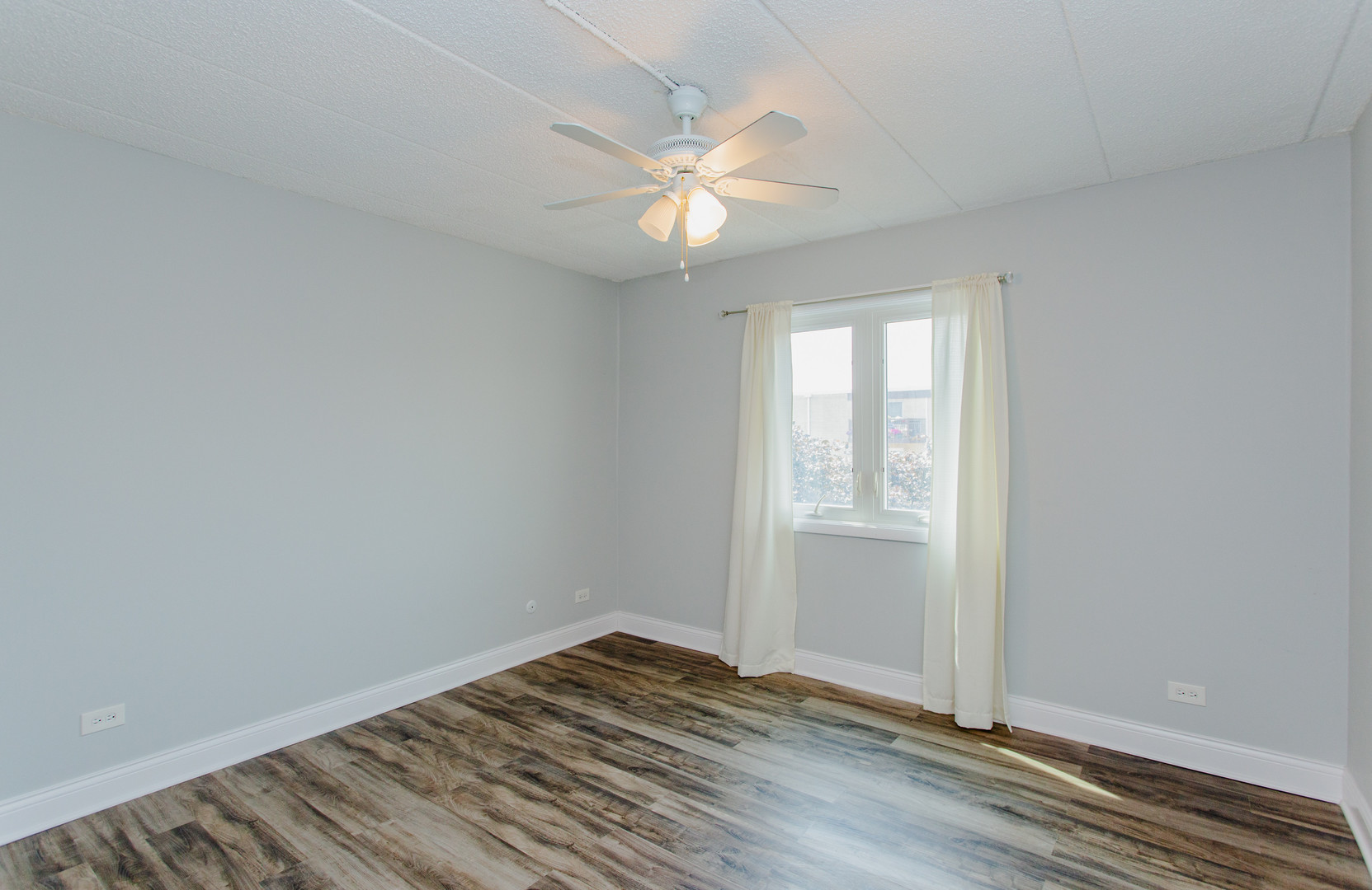 1660 E Thacker Street #3B, Des Plaines, IL 60016