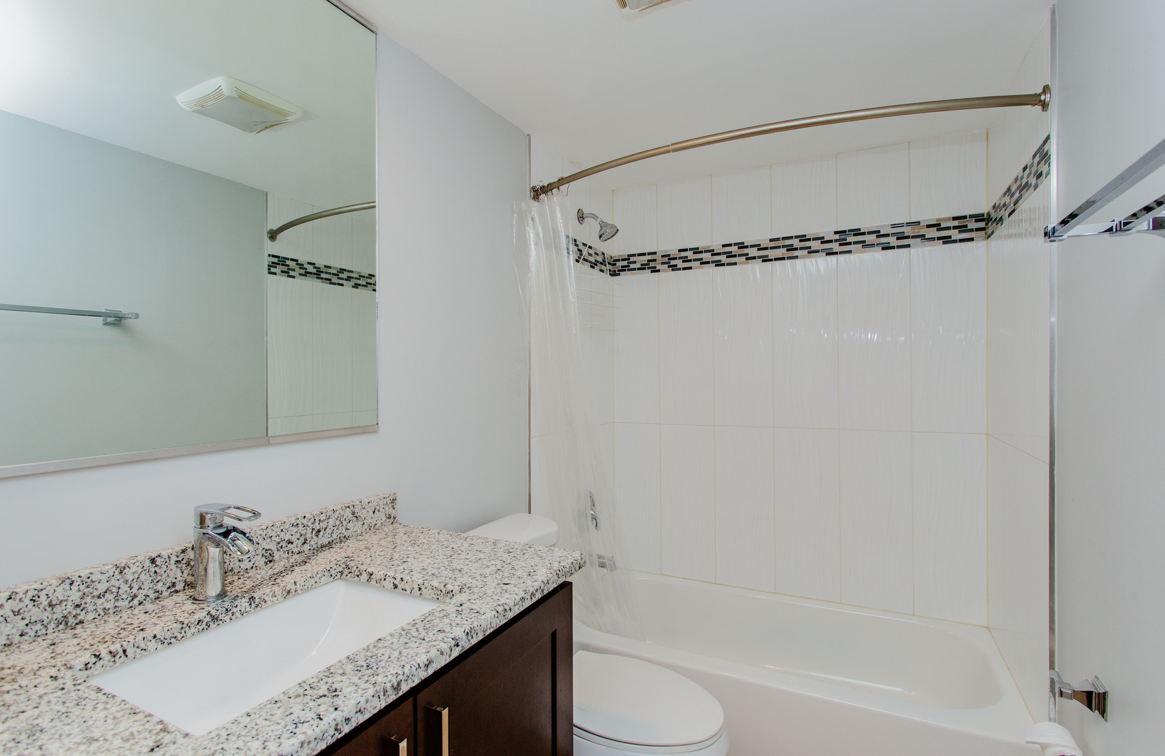 1660 E Thacker Street #3B, Des Plaines, IL 60016