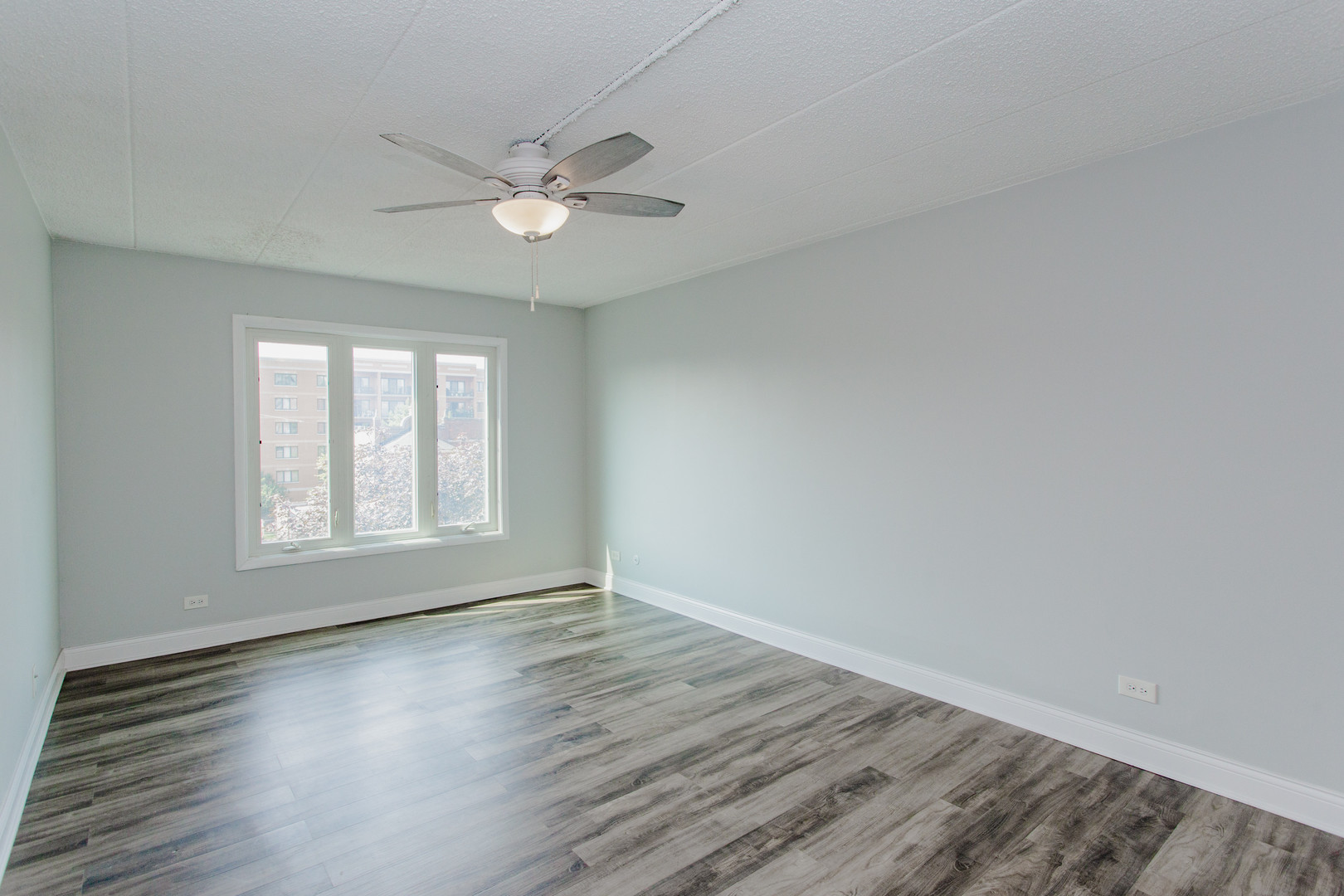 1660 E Thacker Street #3B, Des Plaines, IL 60016