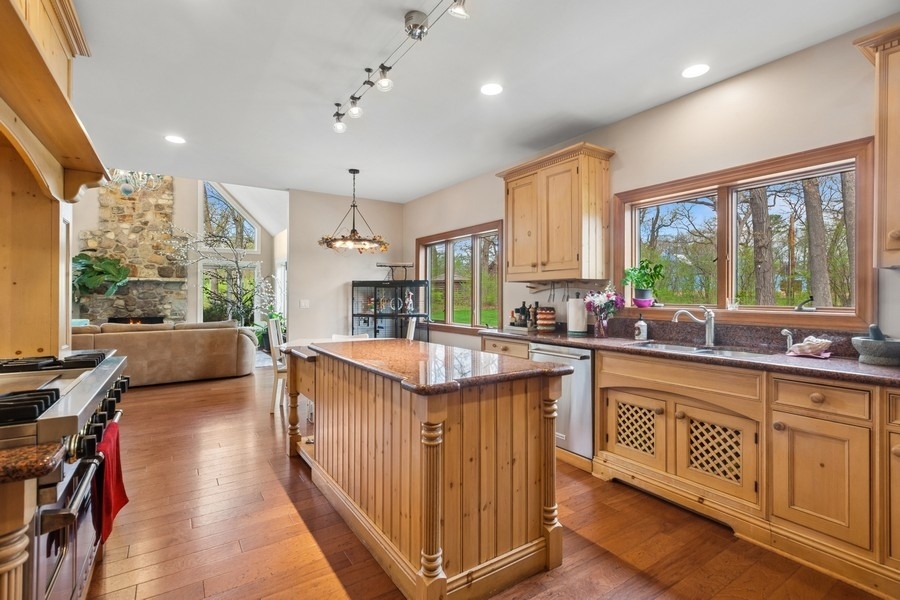 8100 S County Line Road, Burr Ridge, IL 60527