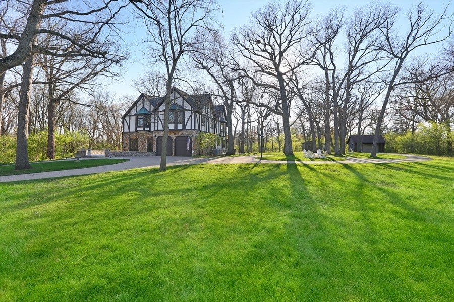 8100 S County Line Road, Burr Ridge, IL 60527