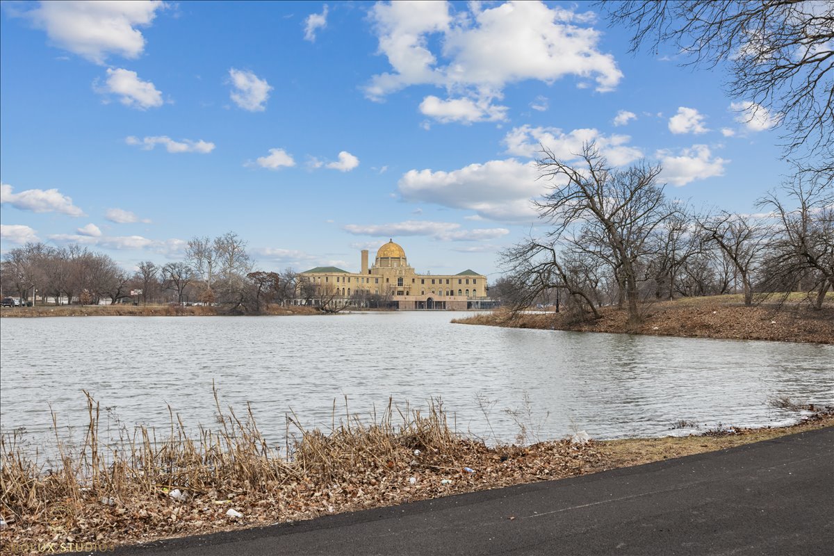 352 N Avers Avenue, Chicago, IL 60624