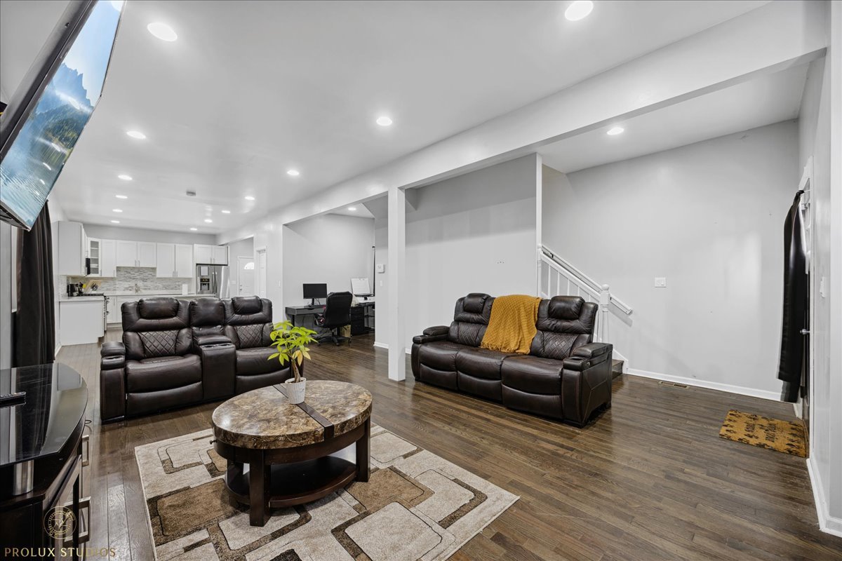 352 N Avers Avenue, Chicago, IL 60624