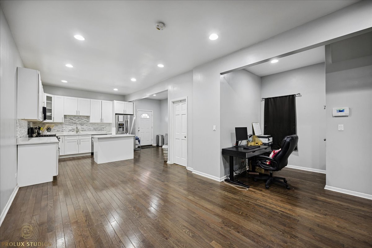 352 N Avers Avenue, Chicago, IL 60624