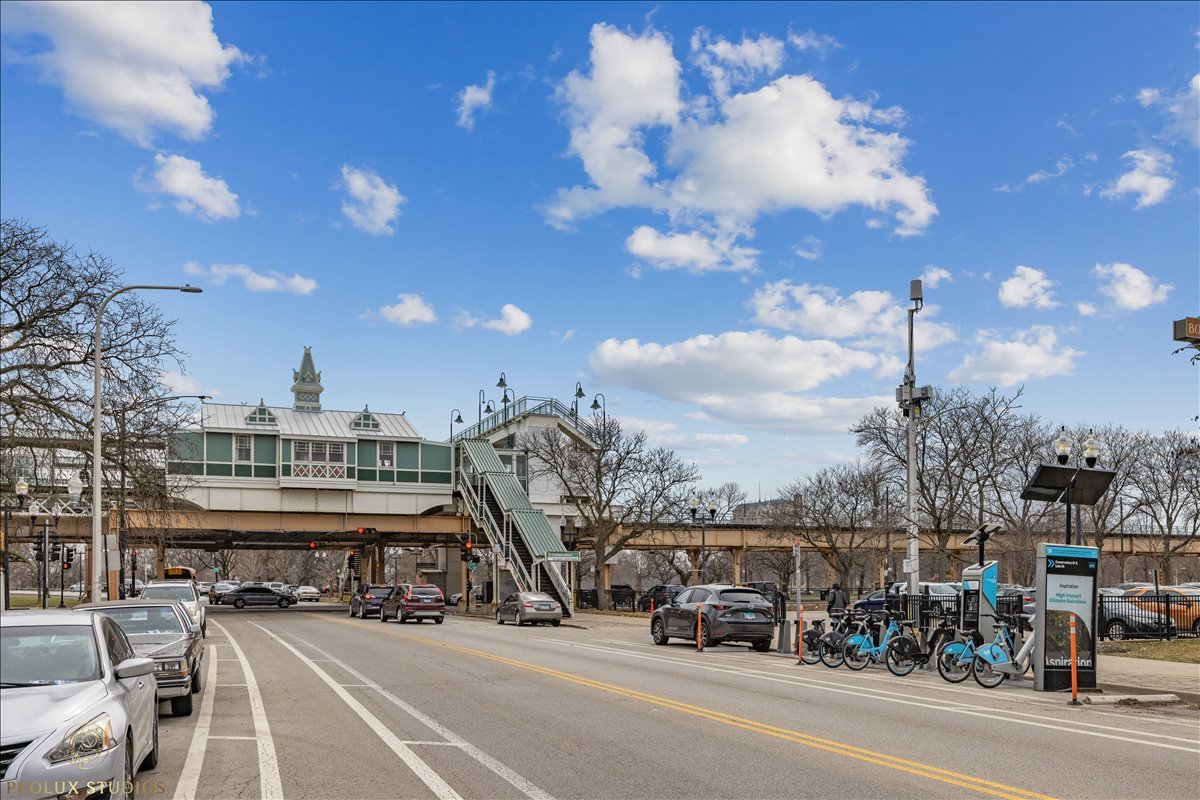 352 N Avers Avenue, Chicago, IL 60624