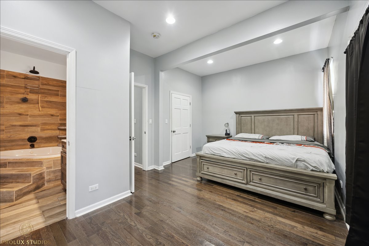352 N Avers Avenue, Chicago, IL 60624