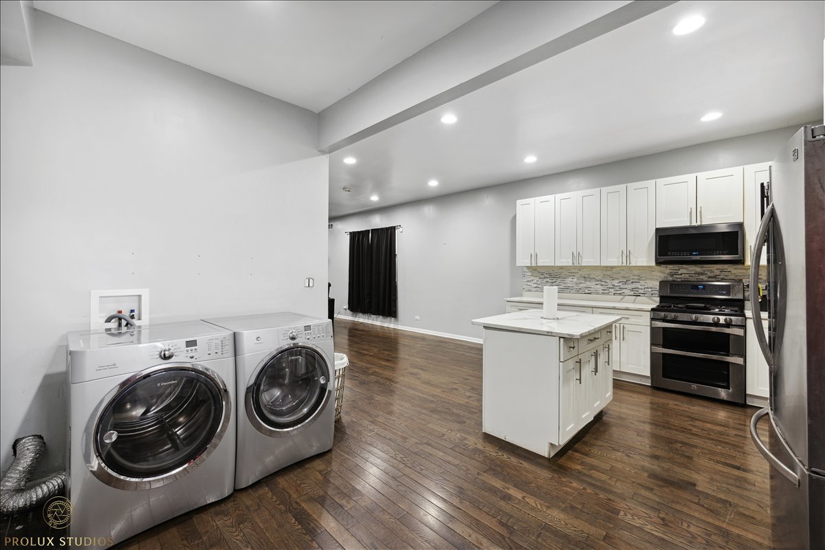 352 N Avers Avenue, Chicago, IL 60624
