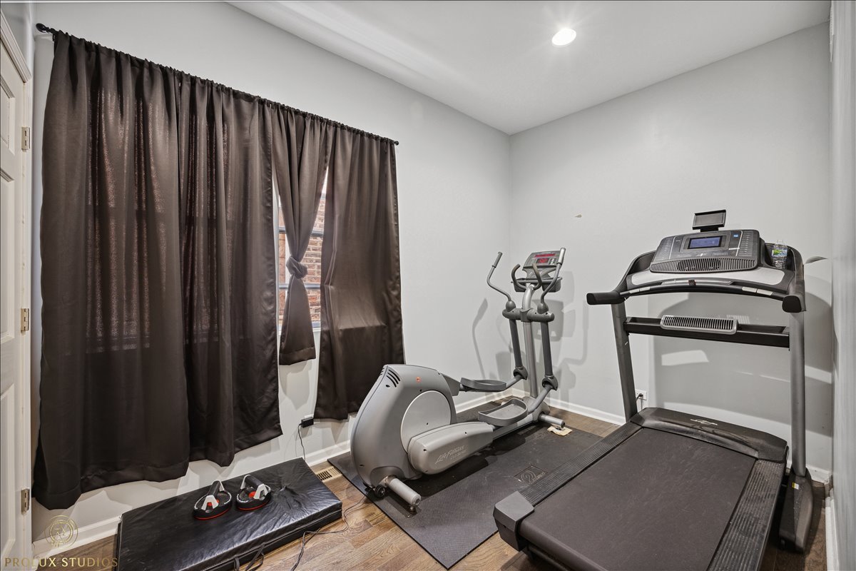 352 N Avers Avenue, Chicago, IL 60624