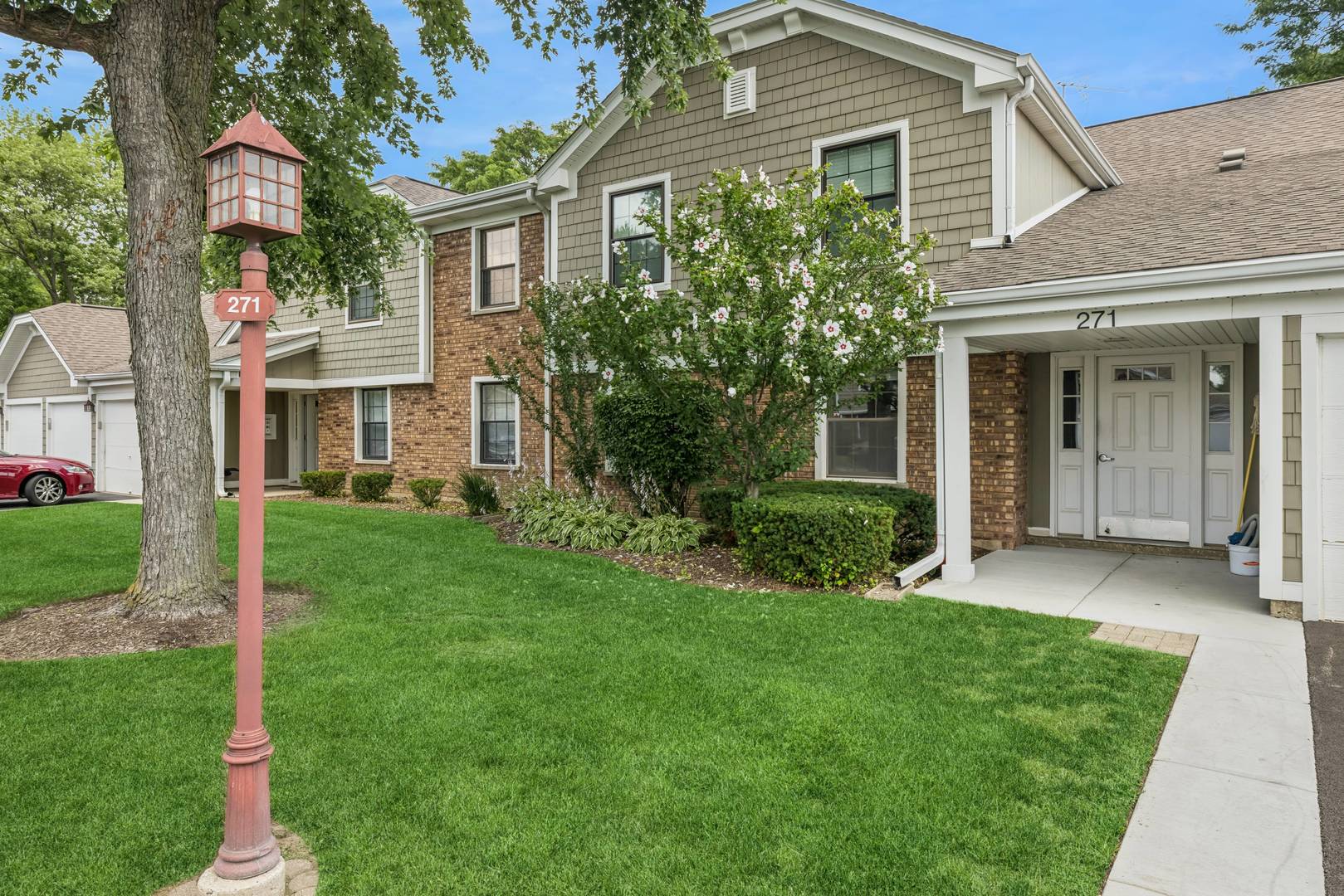 271 Middlebury Court #C1, Schaumburg, IL 60193