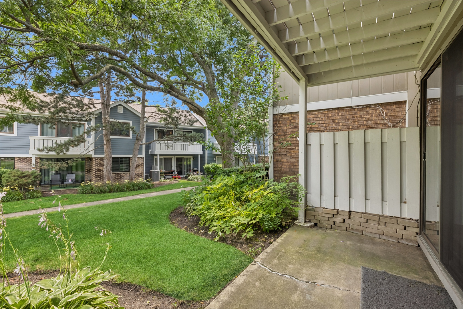 271 Middlebury Court #C1, Schaumburg, IL 60193