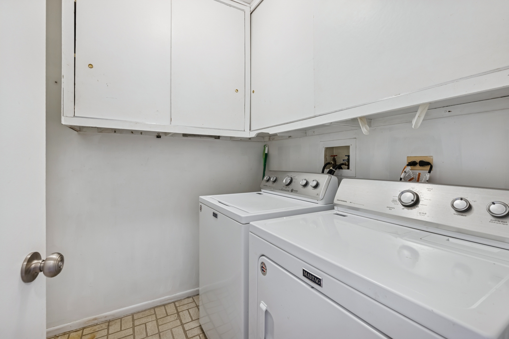 271 Middlebury Court #C1, Schaumburg, IL 60193