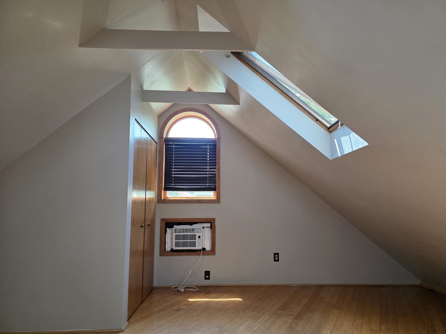 1115 Glenwood Avenue, Waukegan, IL 60085
