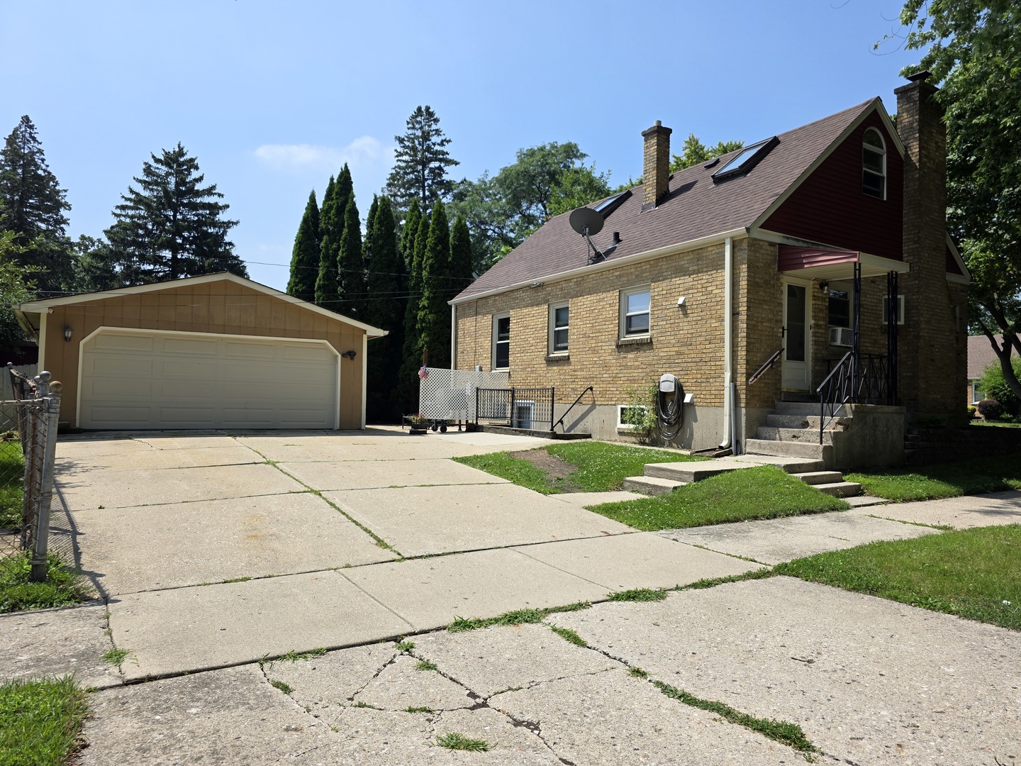 1115 Glenwood Avenue, Waukegan, IL 60085