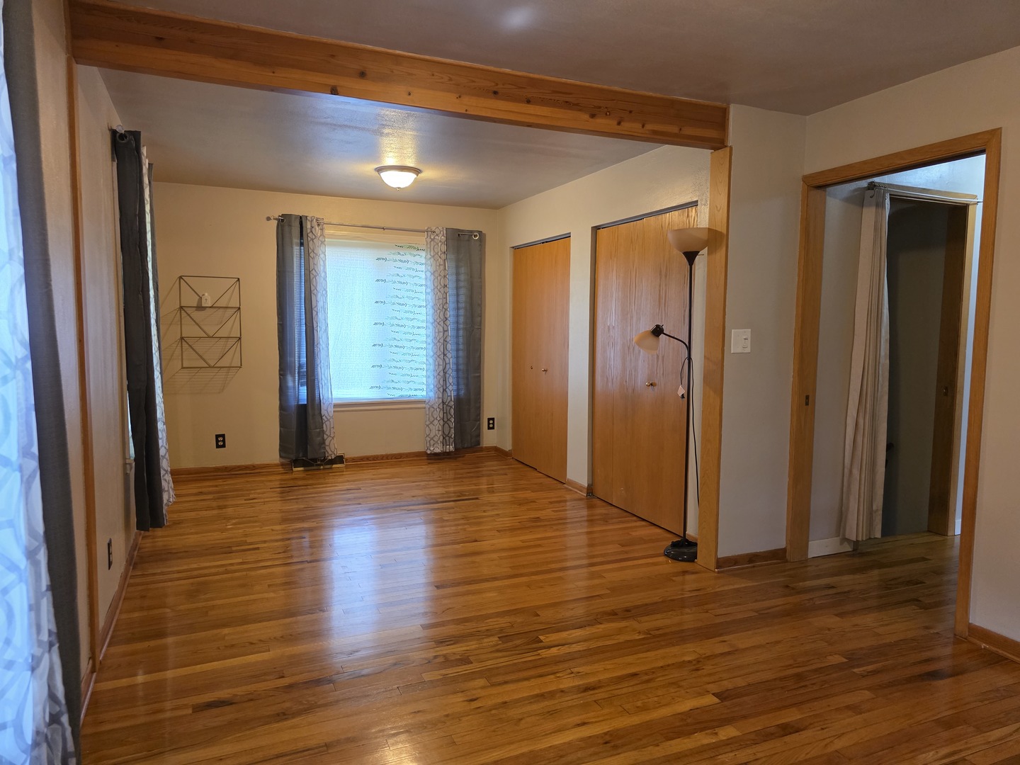 1115 Glenwood Avenue, Waukegan, IL 60085