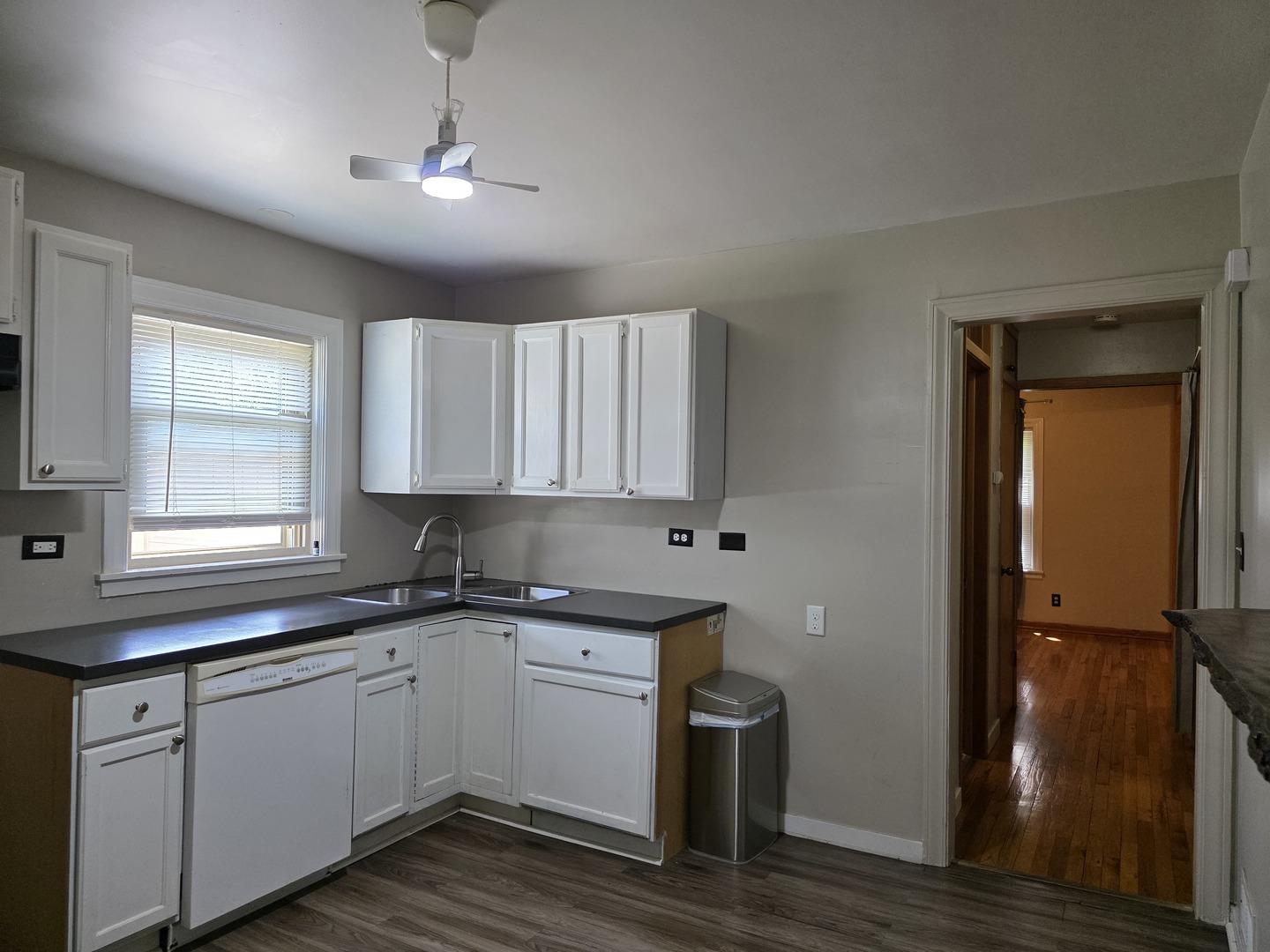 1115 Glenwood Avenue, Waukegan, IL 60085