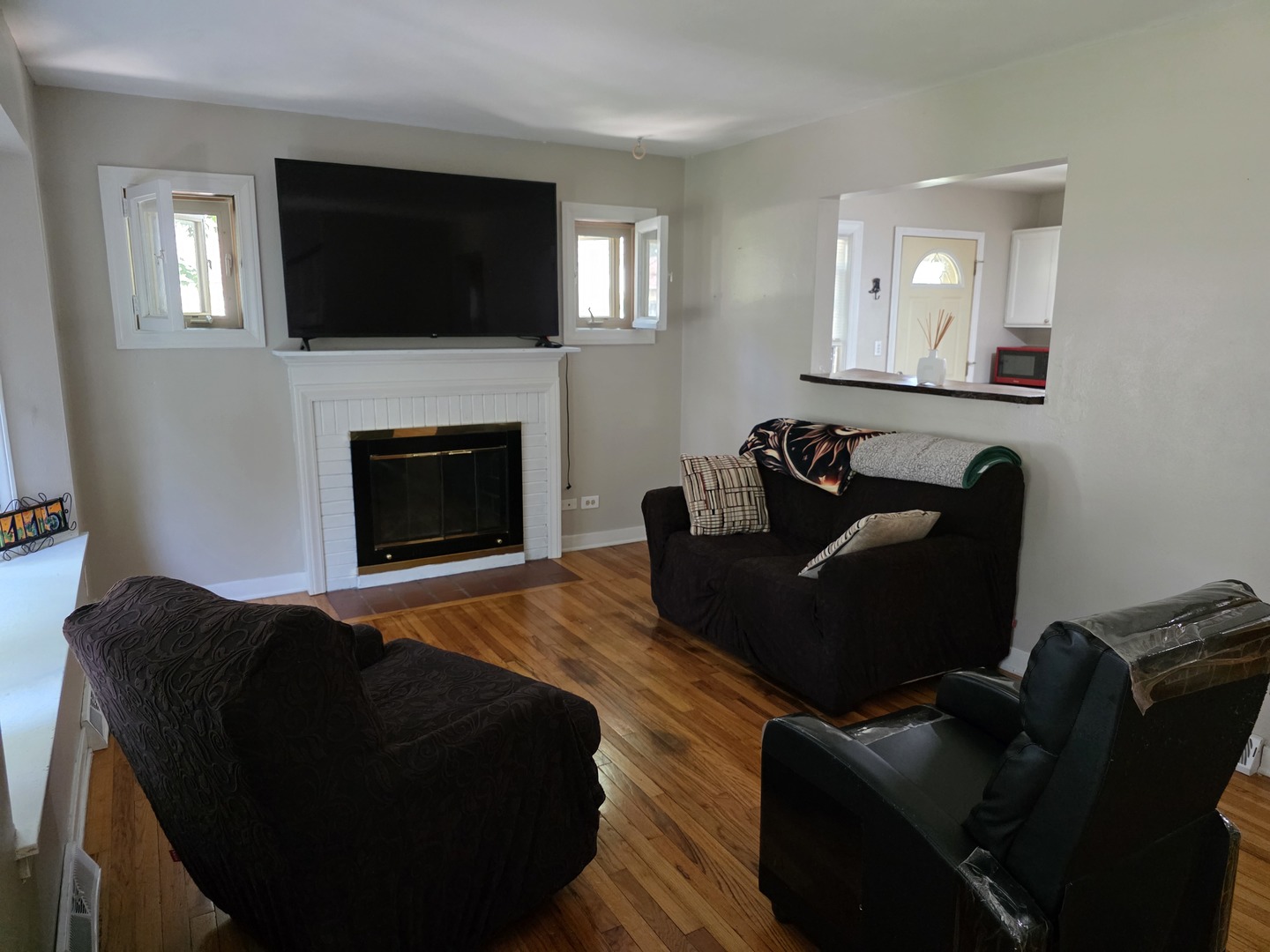 1115 Glenwood Avenue, Waukegan, IL 60085