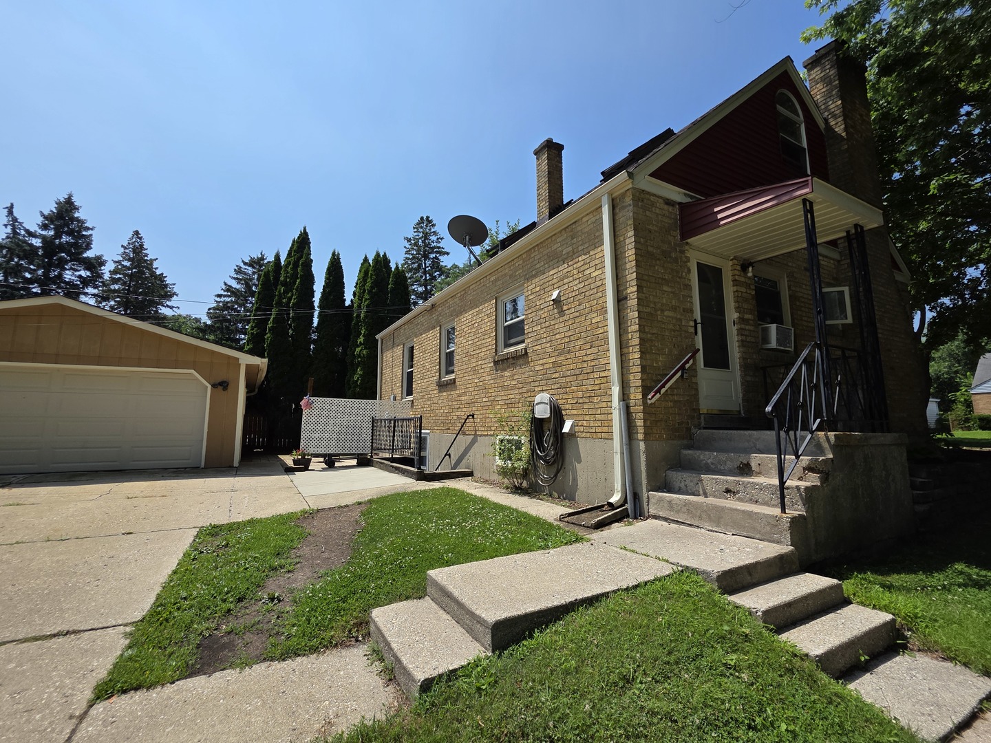 1115 Glenwood Avenue, Waukegan, IL 60085