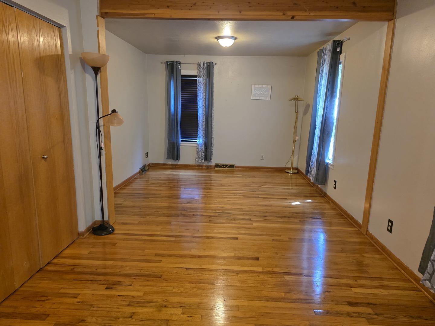 1115 Glenwood Avenue, Waukegan, IL 60085