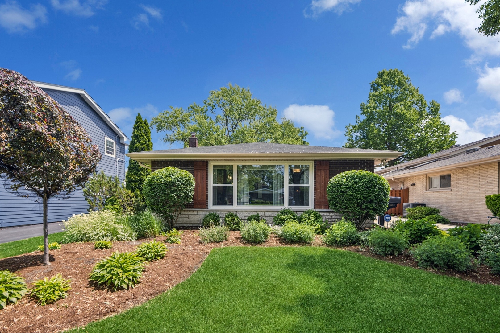 5329 GRAND Avenue, Western Springs, IL 60558