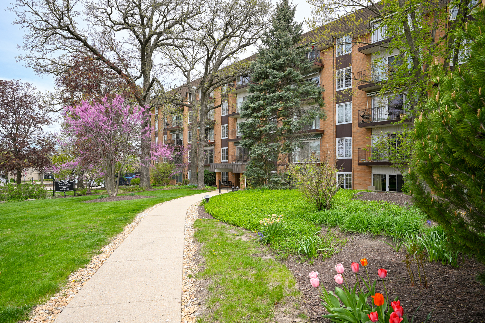 441 Park Boulevard #3I, Glen Ellyn, IL 60137